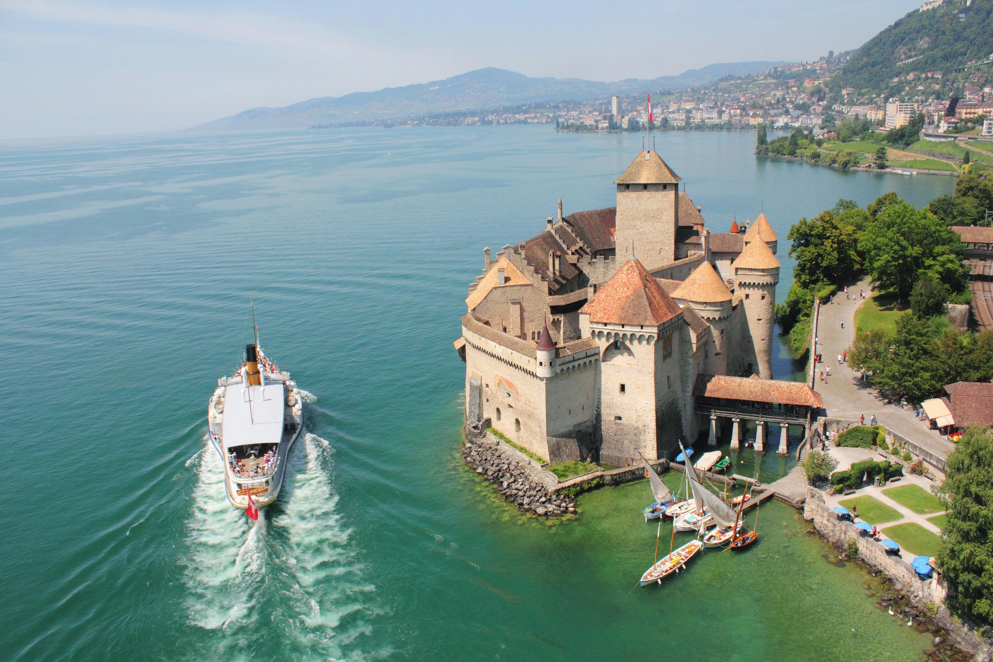 Château de Chillon : Taxi Premium depuis Leysin vers l’Icône de Suisse